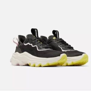 Like new Sorel Black and Green Kinetic Breakthru Day Lace Sneakers Size 9.5